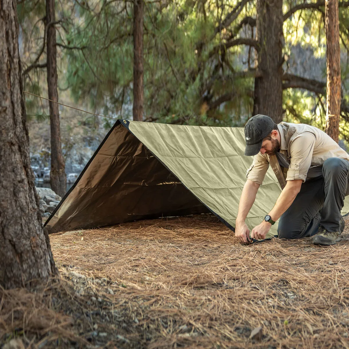 Arcturus XL Survival Tarp - Telo isolante riflettente termico da campeggio, 22,5 x 30,5 m, colore: marrone chiaro